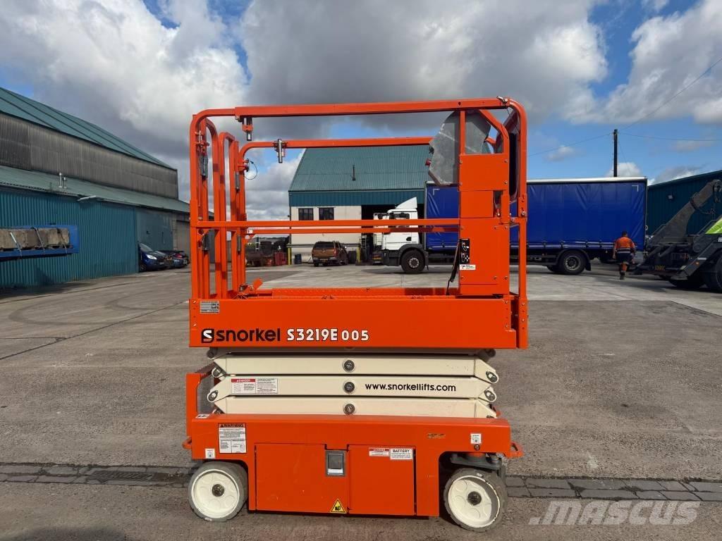 Snorkel S 3219 E Žirkliniai keltuvai
