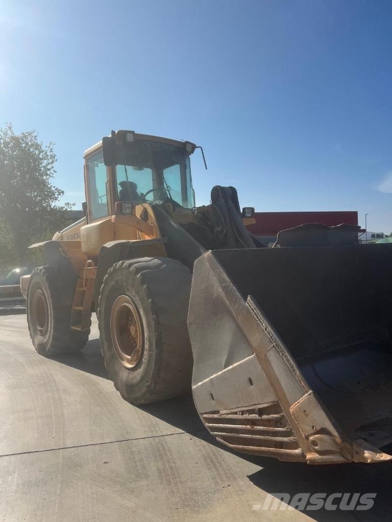 Volvo L 120 E Naudoti ratiniai krautuvai