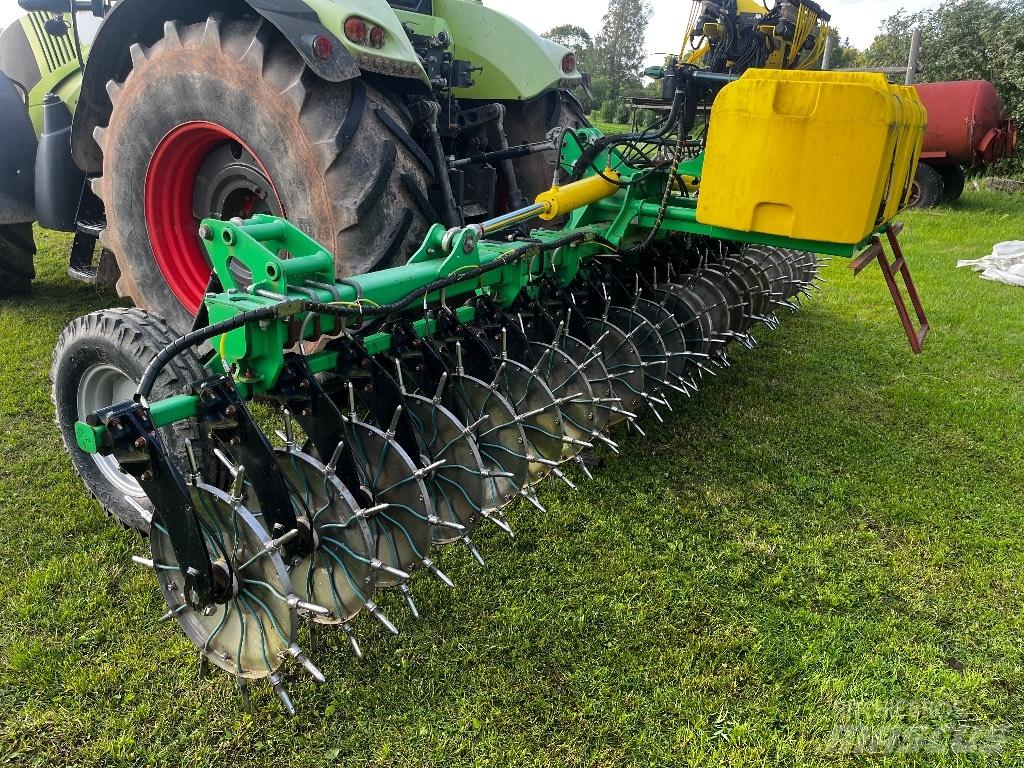  VELES-AGRO Vulkan Mineralinių trąšų barstytuvai