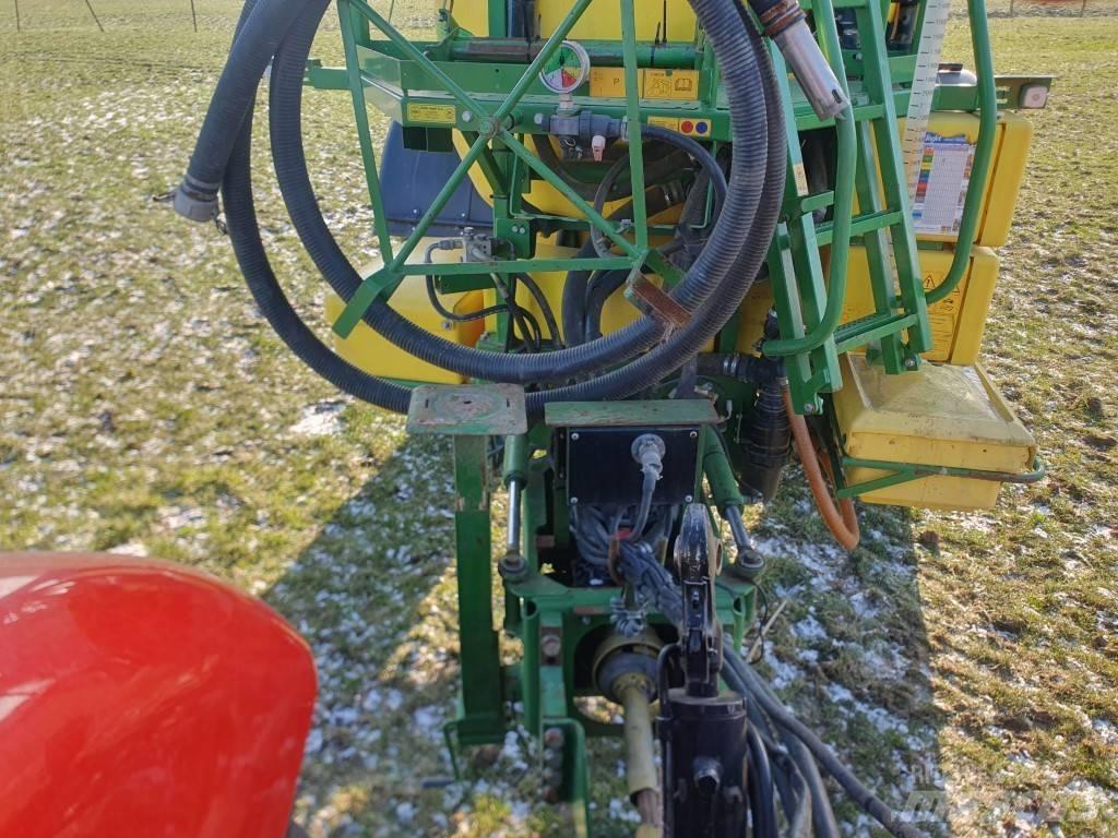 John Deere 840 Prikabinami purkštuvai
