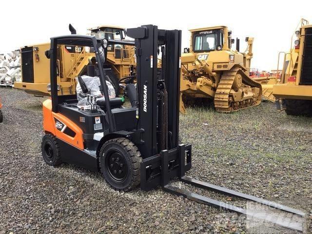 Doosan D25S-9 Dyzeliniai krautuvai