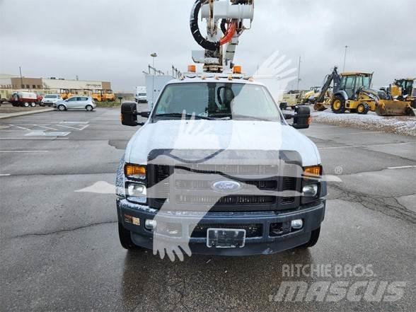 Altec AT37G Ant vilkikų montuojamos kėlimo platformos