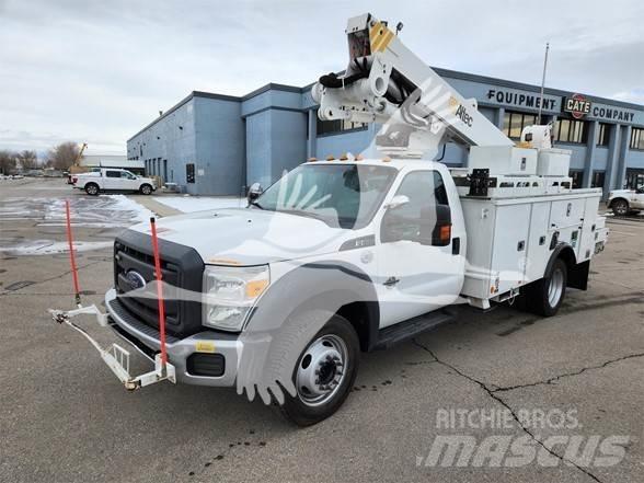Altec AT40M Ant vilkikų montuojamos kėlimo platformos