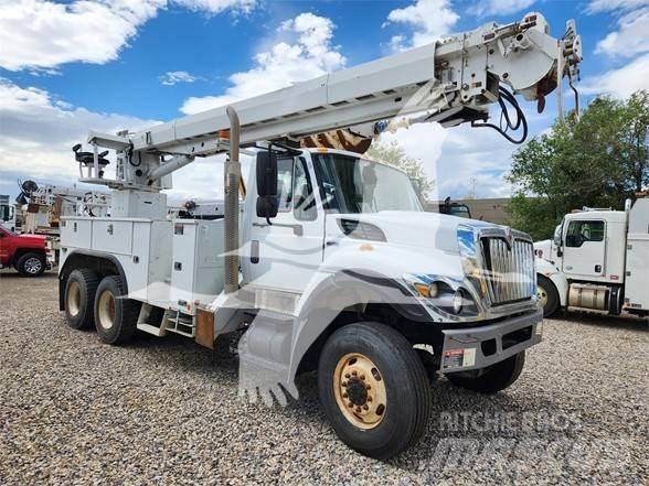 Altec D3060BTR Ant vilkikų montuojamos kėlimo platformos