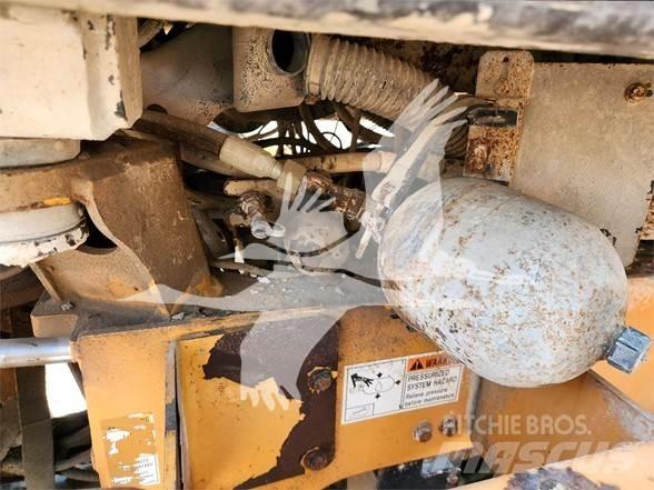 CASE 521F Naudoti ratiniai krautuvai