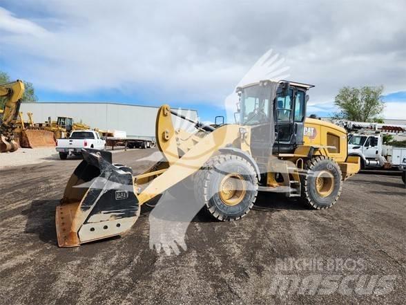 CAT 930M Naudoti ratiniai krautuvai
