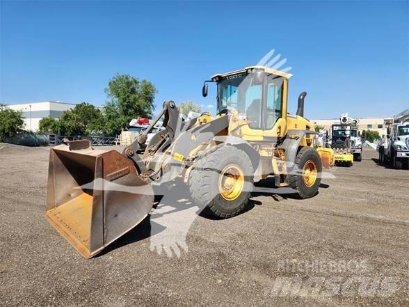 Volvo L70G Naudoti ratiniai krautuvai