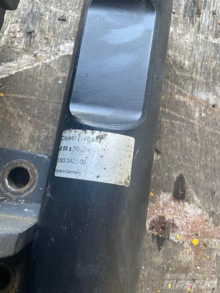Atlas Copco SB 300 Hidrauliniai kūjai / Trupintuvai