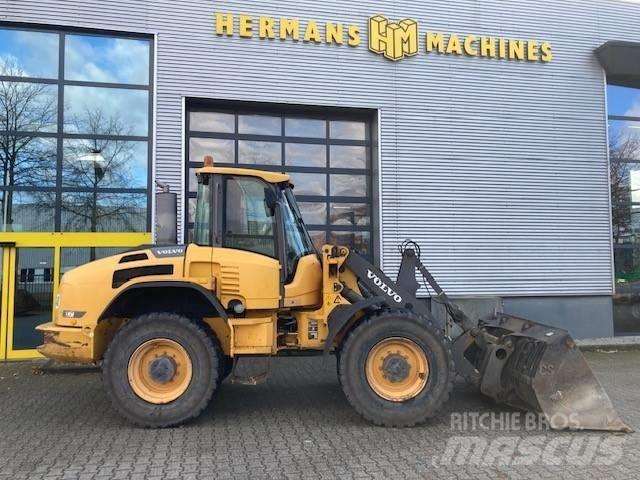 Volvo L 45 F Naudoti ratiniai krautuvai
