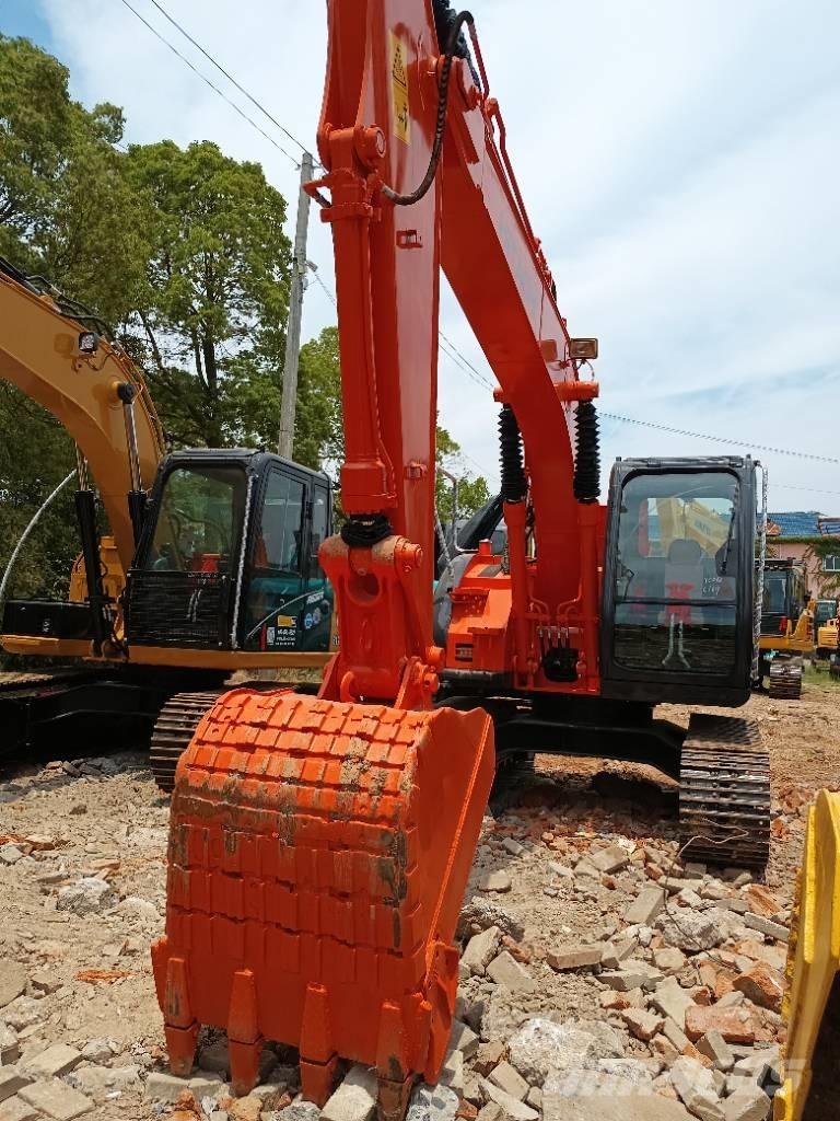 Hitachi ZX 135 Vikšriniai ekskavatoriai