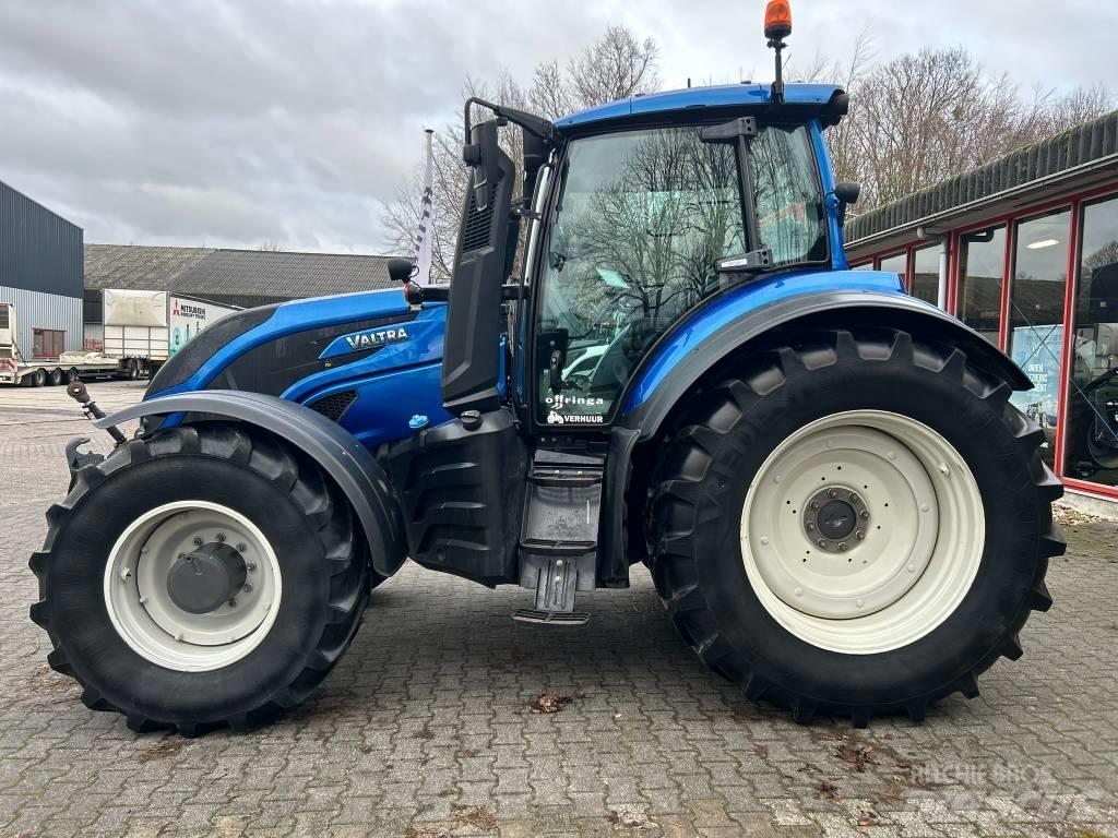 Valtra T 214 Versu Traktoriai
