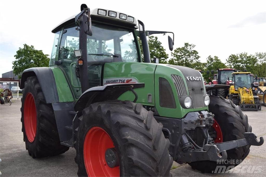 Fendt 714 Vario Traktoriai