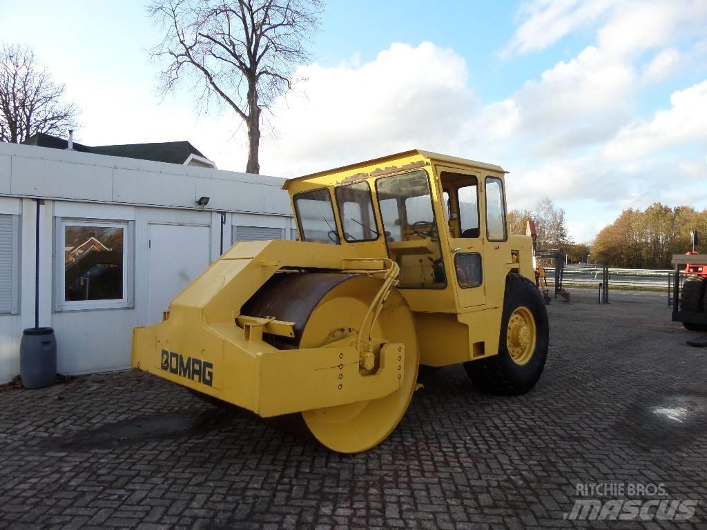Bomag BW 211 AD Vieno būgno volai