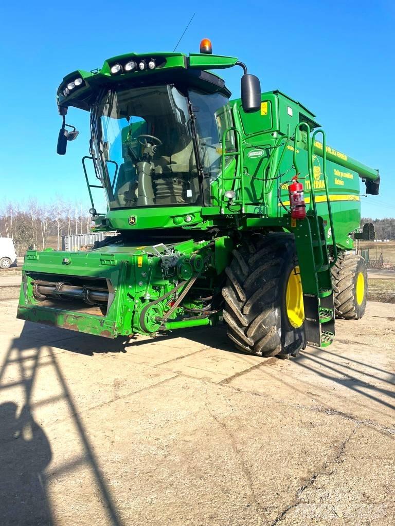 John Deere T 670 i Derliaus nuėmimo kombainai