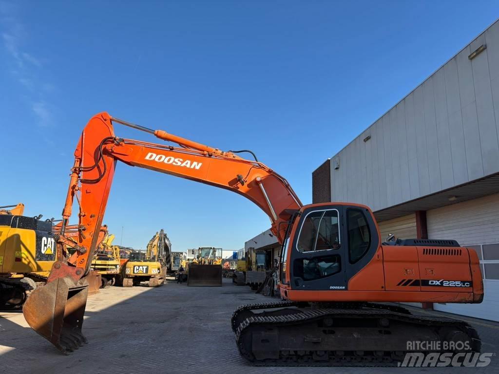 Doosan DX255LC Vikšriniai ekskavatoriai