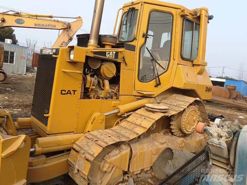 CAT D 4 H Vikšriniai buldozeriai