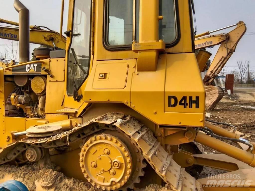 CAT D 4 H Vikšriniai buldozeriai