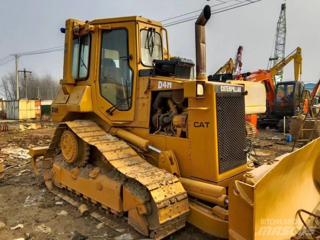 CAT D 4 H Vikšriniai buldozeriai