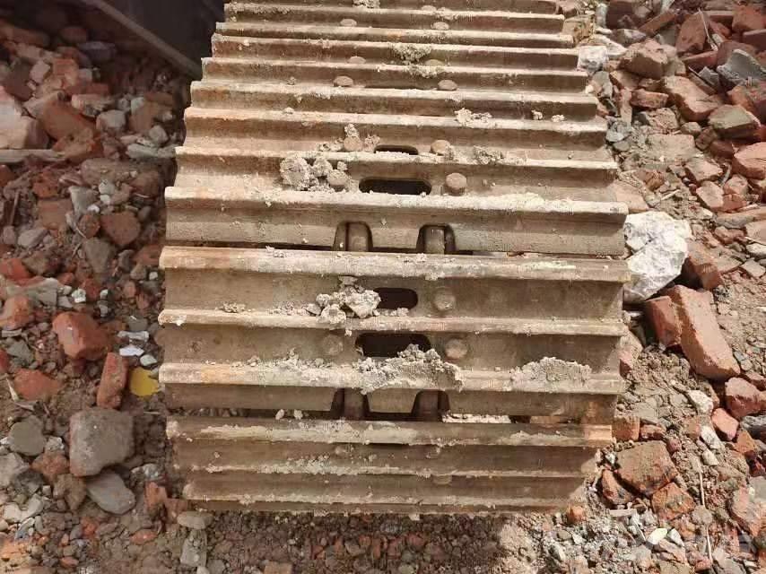 Hitachi ZX 210 Vikšriniai ekskavatoriai
