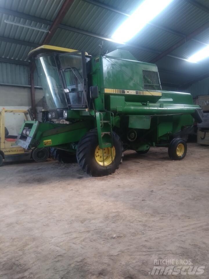 John Deere 1065 Derliaus nuėmimo kombainai