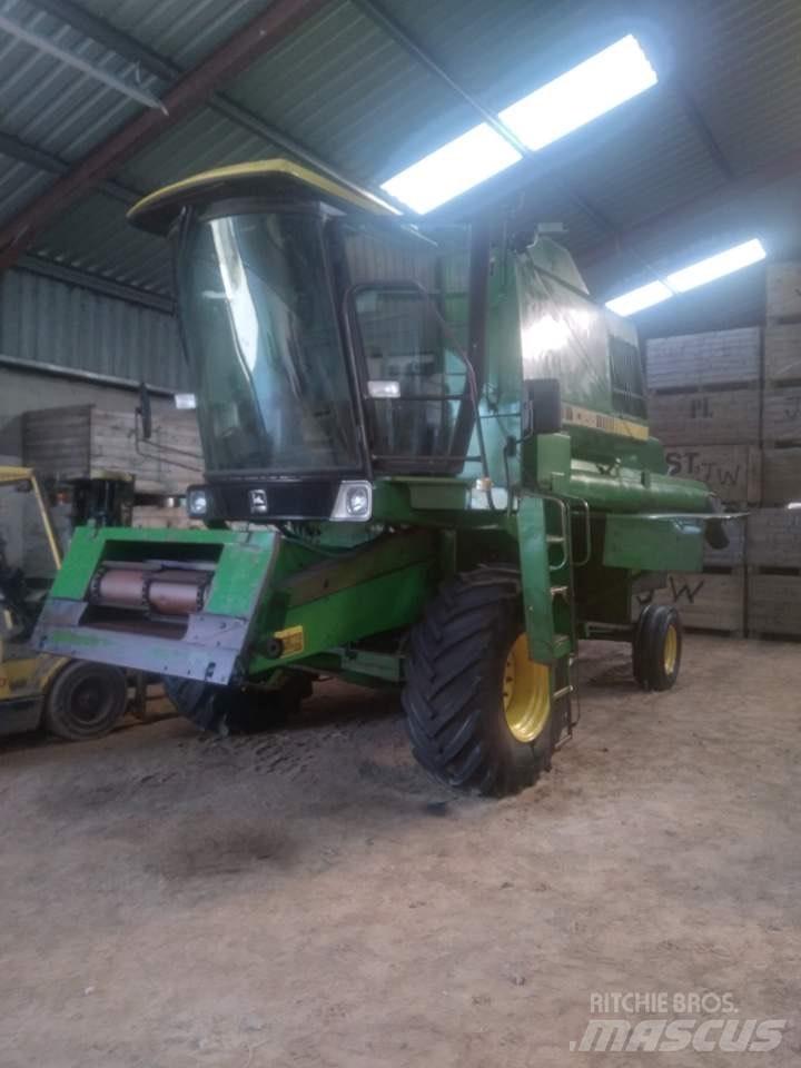 John Deere 1065 Derliaus nuėmimo kombainai