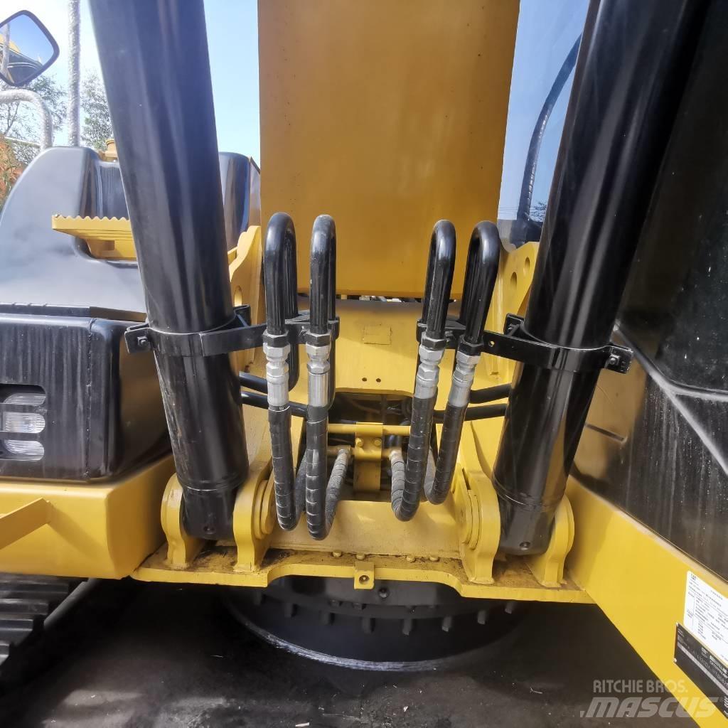 CAT 320 D Vikšriniai ekskavatoriai