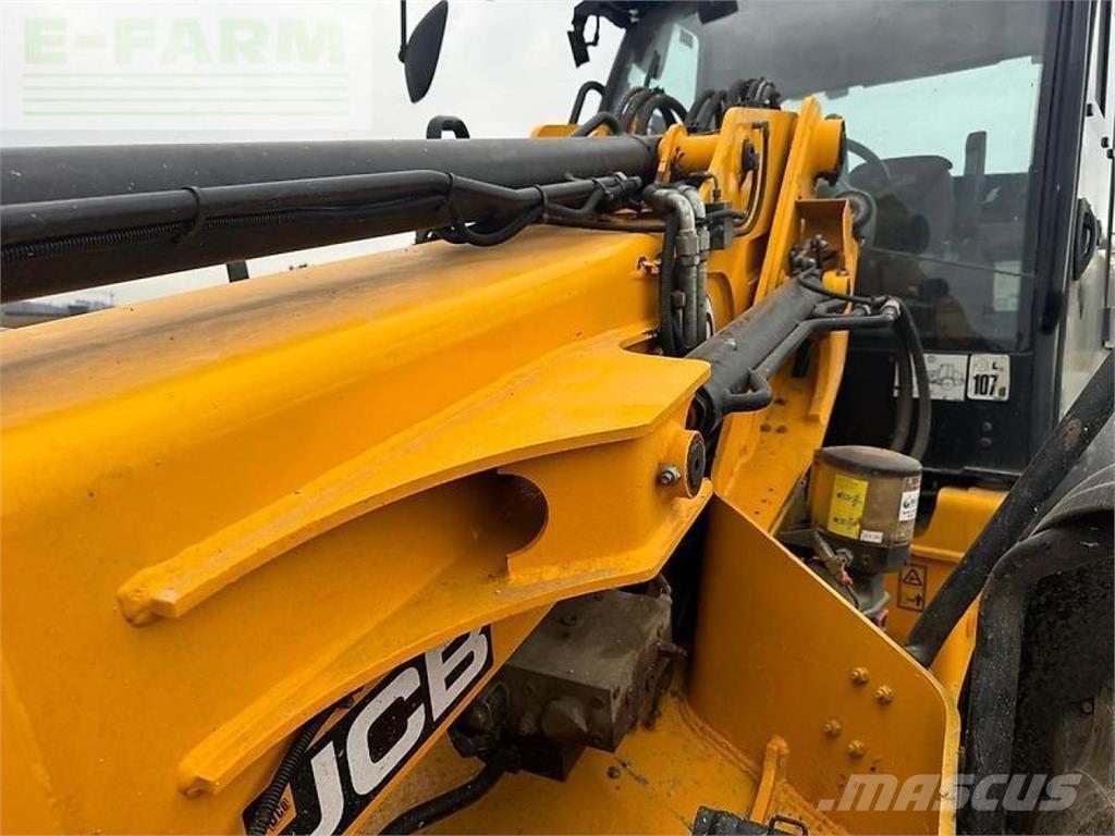 JCB tm 420 Teleskopiniai krautuvai žemės ūkiui