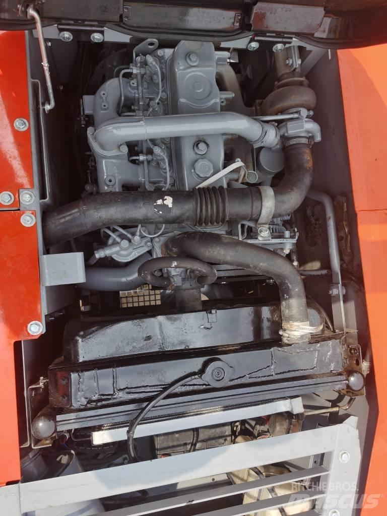 Hitachi EX 120-5 Vikšriniai ekskavatoriai