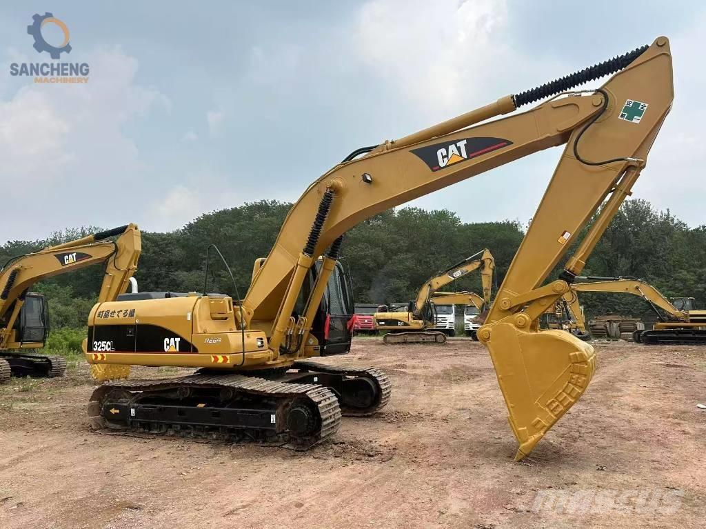CAT 325 CL Vikšriniai ekskavatoriai