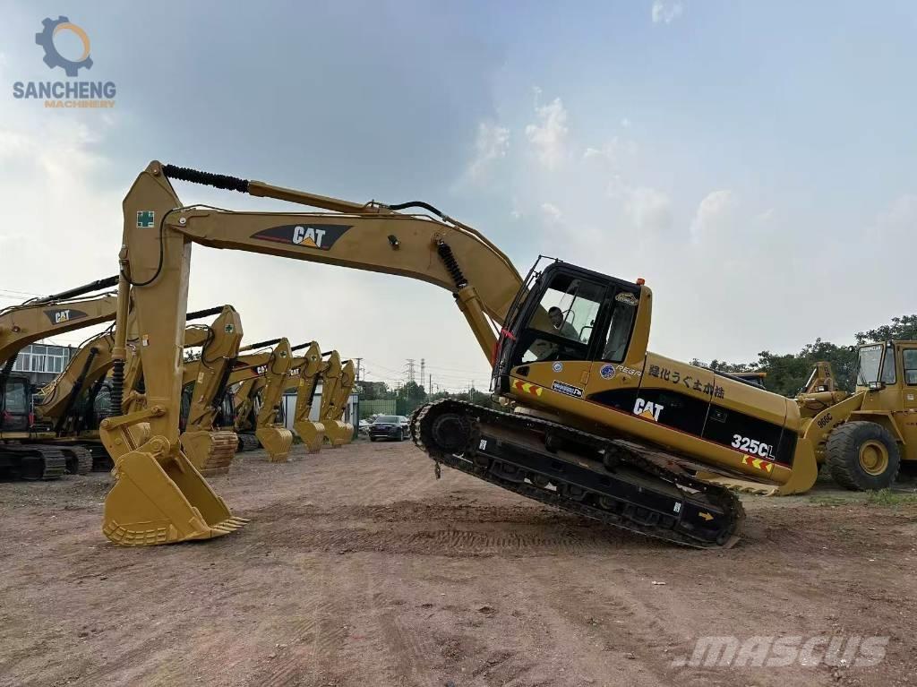 CAT 325 CL Vikšriniai ekskavatoriai