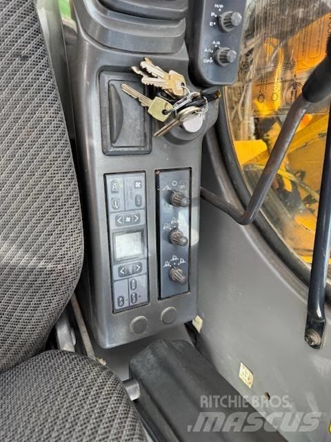 Hitachi ZX 130 W Ratiniai ekskavatoriai