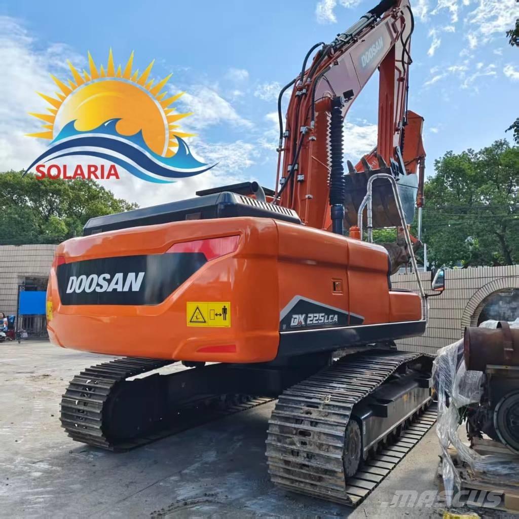 Doosan DX 225 LCA Vikšriniai ekskavatoriai