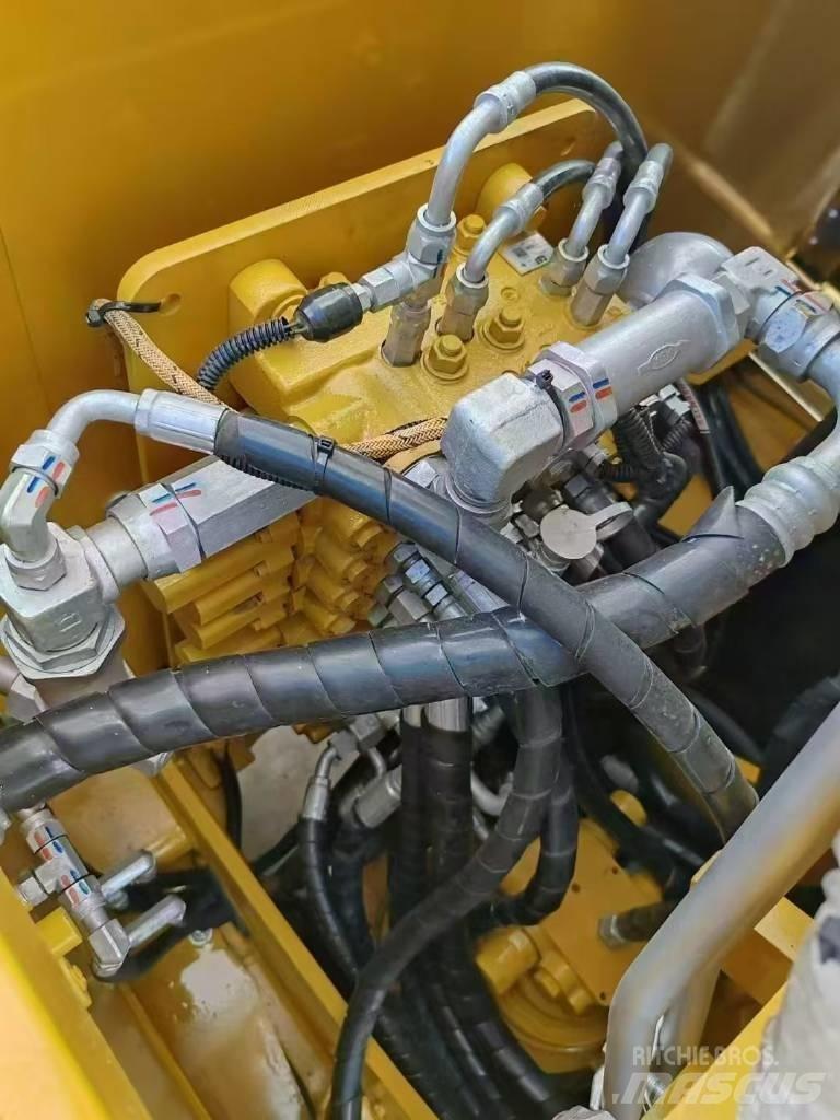 CAT 307E2 Vikšriniai ekskavatoriai