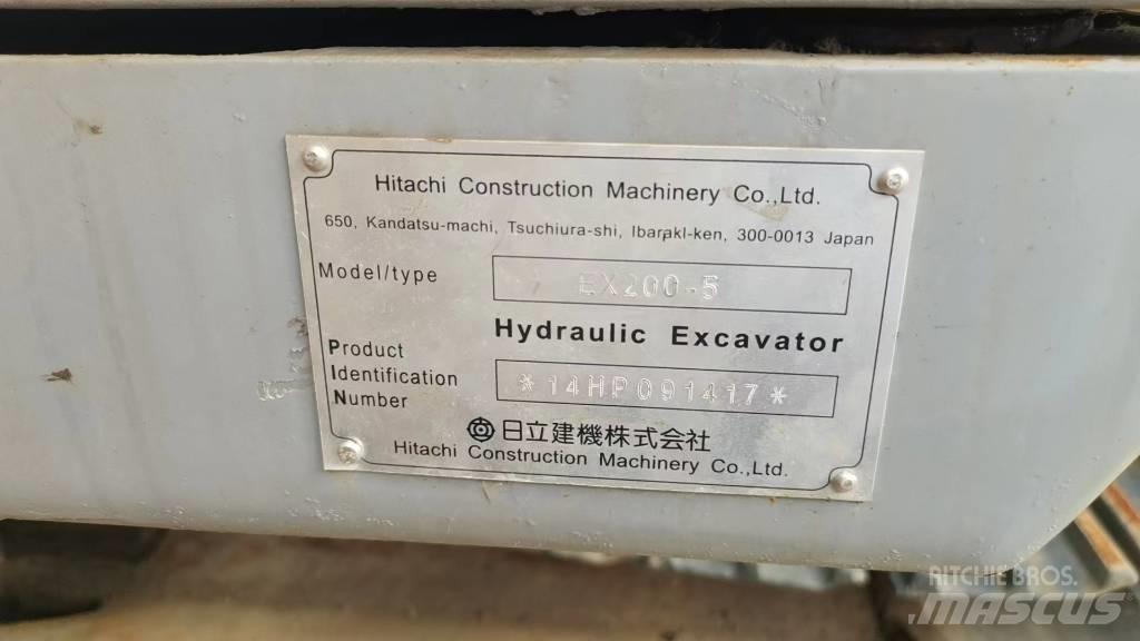 Hitachi EX 200-5 Vikšriniai ekskavatoriai