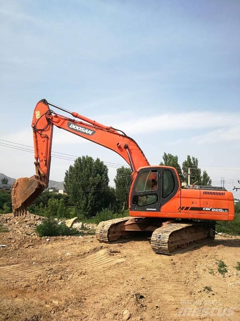 Doosan DX 225 Vikšriniai ekskavatoriai