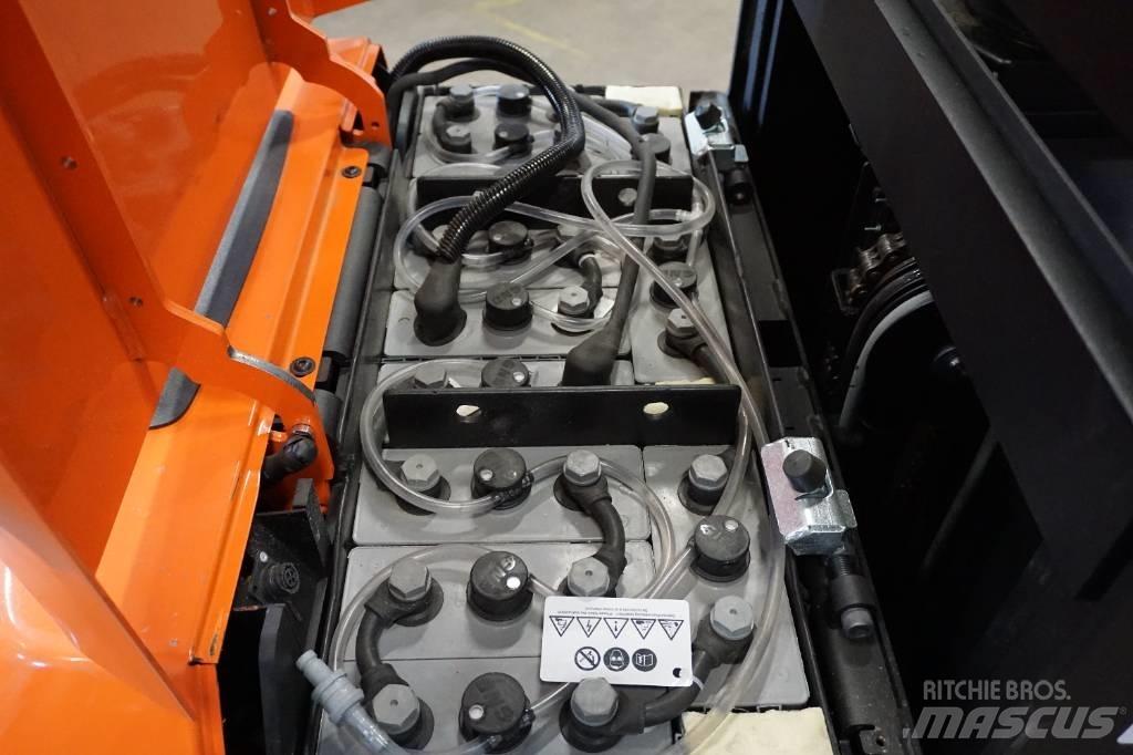 Toyota OSE100 Vidutinių aukščių užsakytų prekių krautuvai