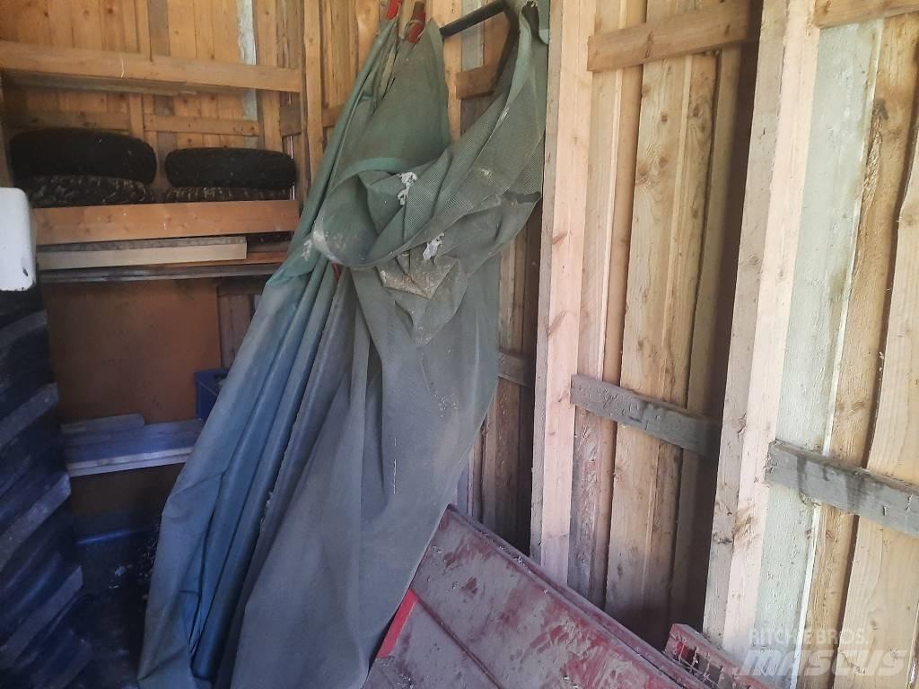 Tuhti Rehulaidat M90 Kitos priekabos