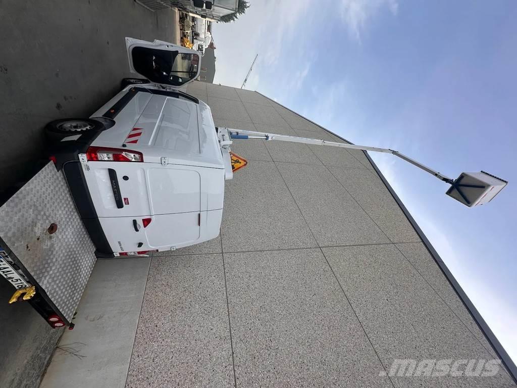 Renault Master 145 Ant vilkikų montuojamos kėlimo platformos