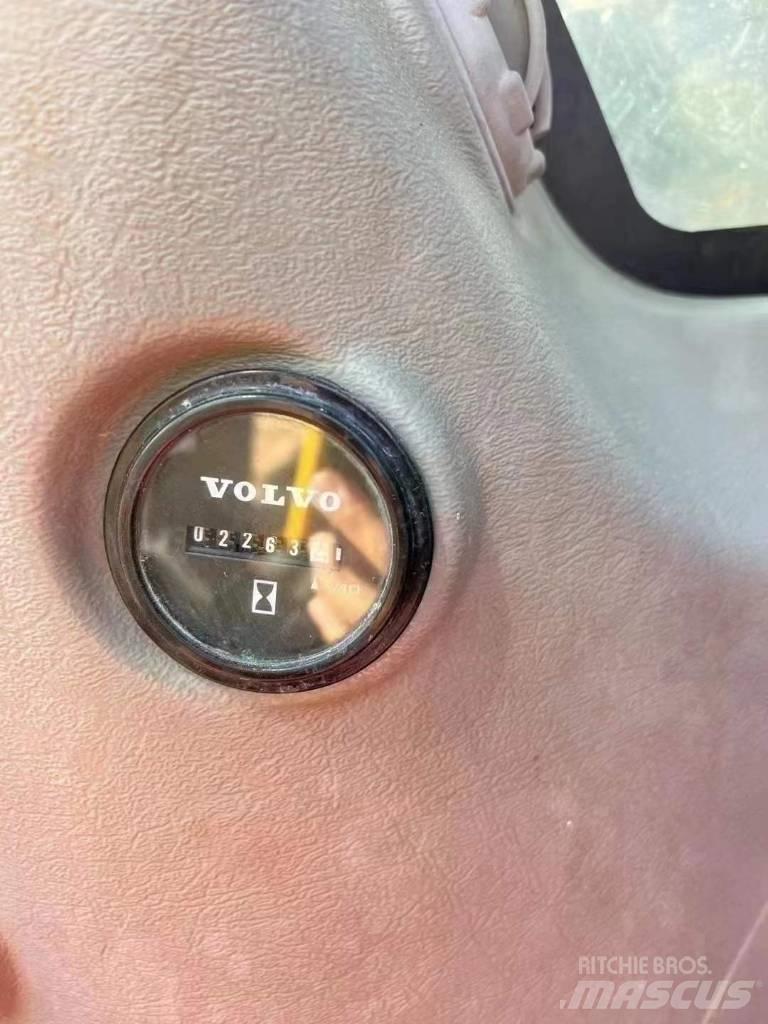 Volvo EC 220 Vikšriniai ekskavatoriai