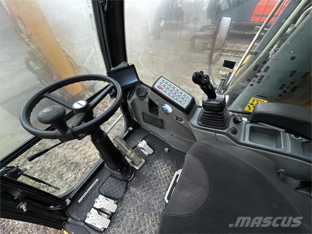 Liebherr A920 Ratiniai ekskavatoriai