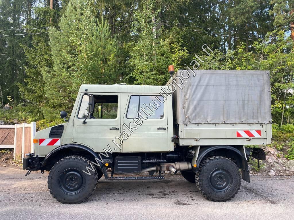 Unimog U 1250L DoKa Priekabos su tentu