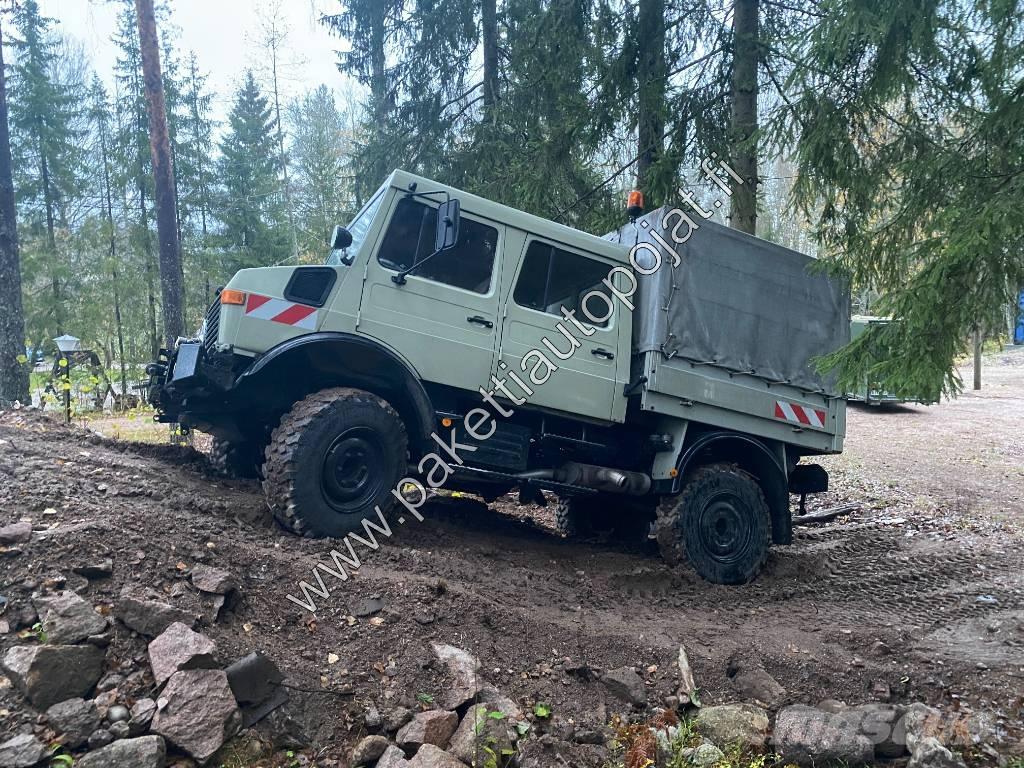 Unimog U 1250L DoKa Priekabos su tentu