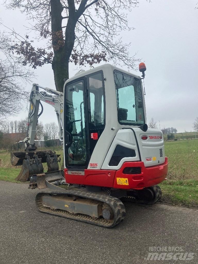 Takeuchi TB225 extra Mini ekskavatoriai < 7 t