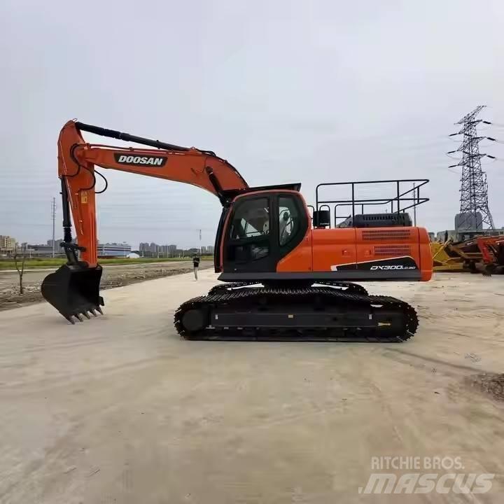 Doosan DX300LC Vikšriniai ekskavatoriai