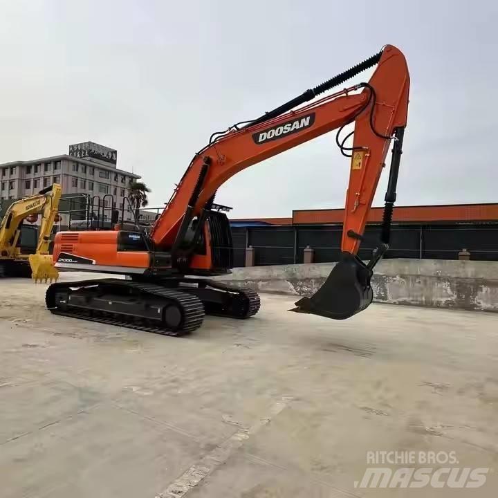 Doosan DX300LC Vikšriniai ekskavatoriai
