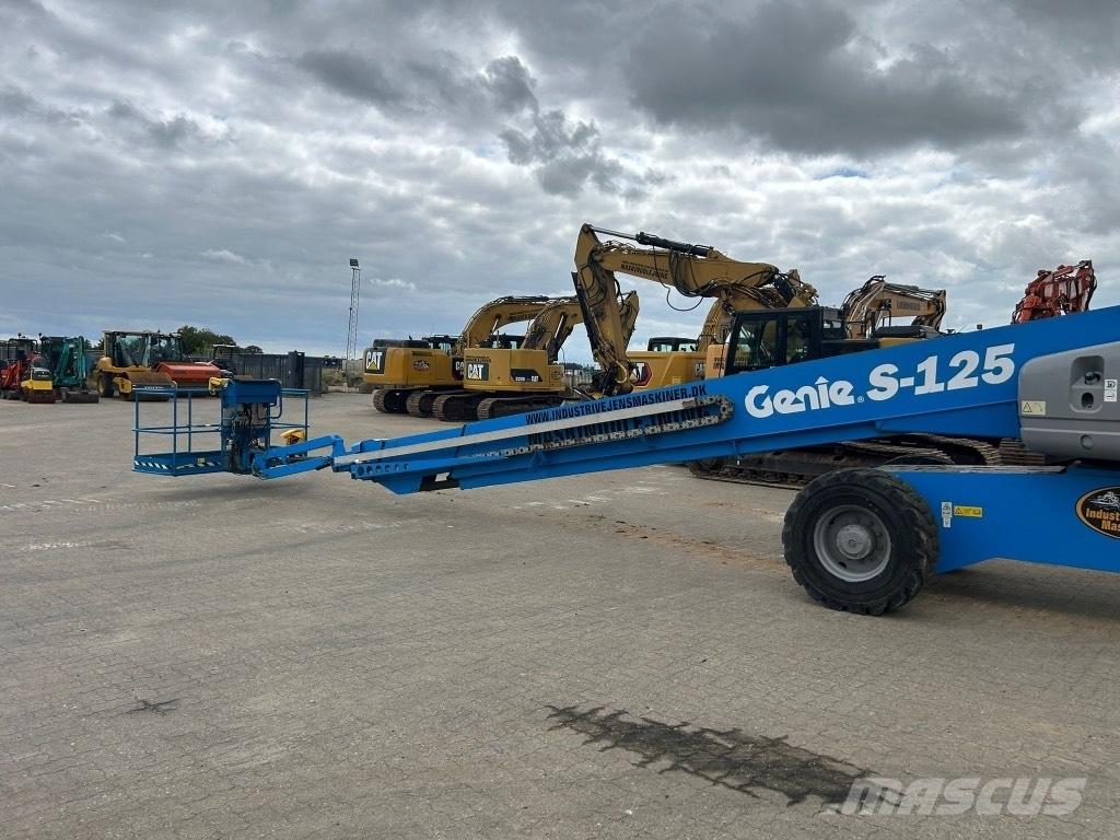 Genie S 125 Teleskopiniai keltuvai