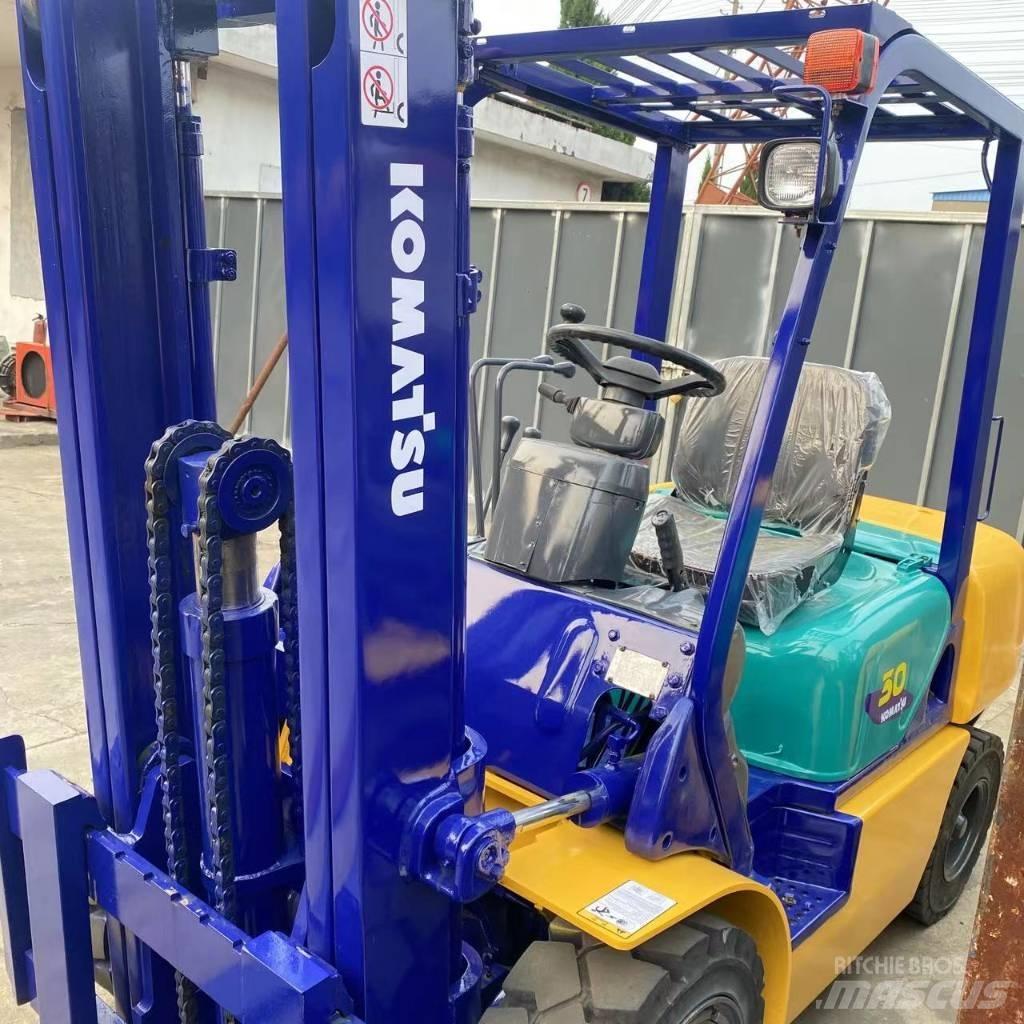 Komatsu FD 30 T-14 Dyzeliniai krautuvai