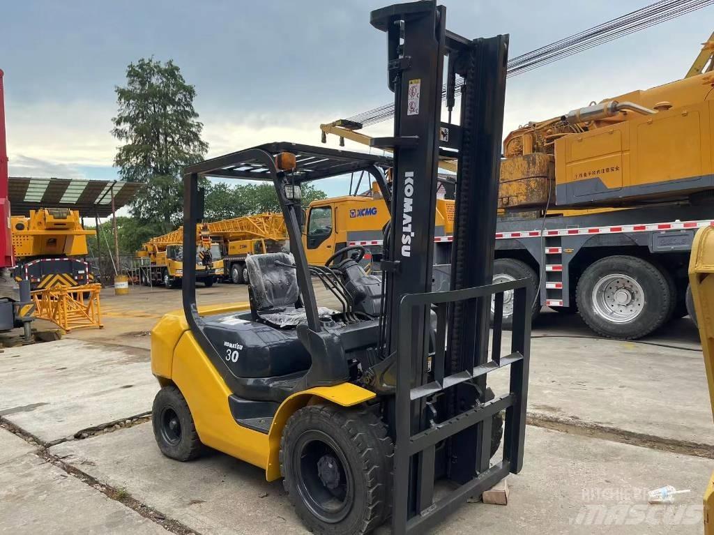 Komatsu FD 30 T-14 Dyzeliniai krautuvai