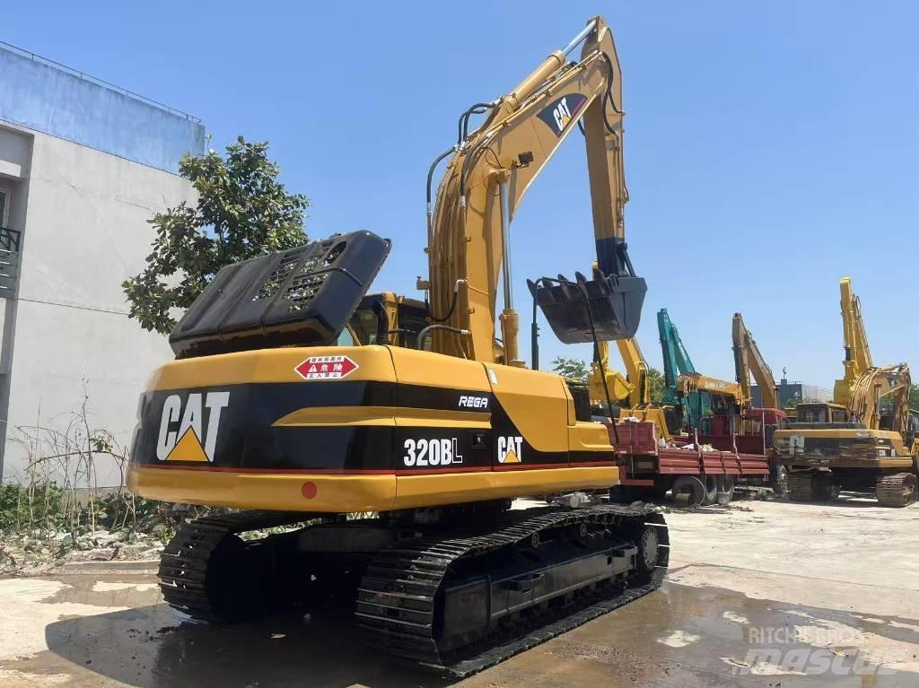 CAT 320 B L Vikšriniai ekskavatoriai