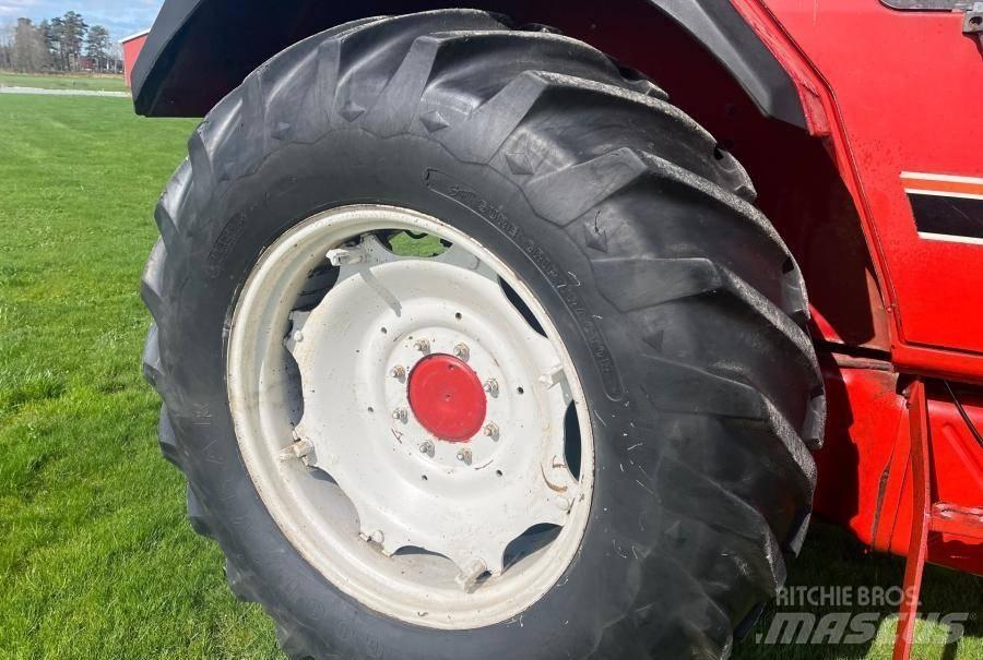 Case IH 844 XL Traktoriai